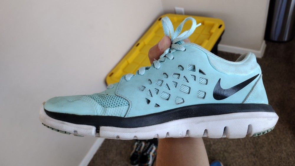 Nike Women's Flex Run Aqua Marine Running Sneakers 