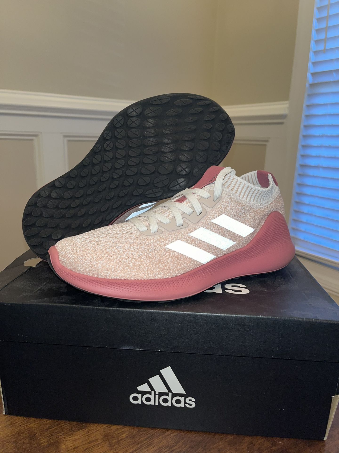 Women's Sz 8 Adidas Purebounce