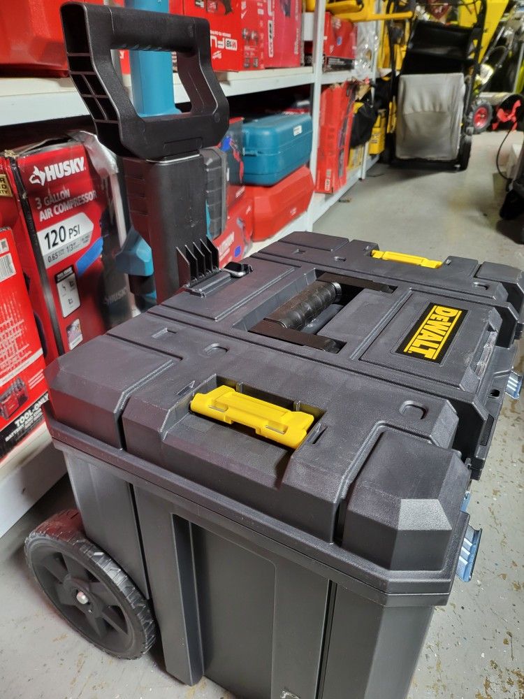 DEWALT ROLLING TOOL BOX NEW 