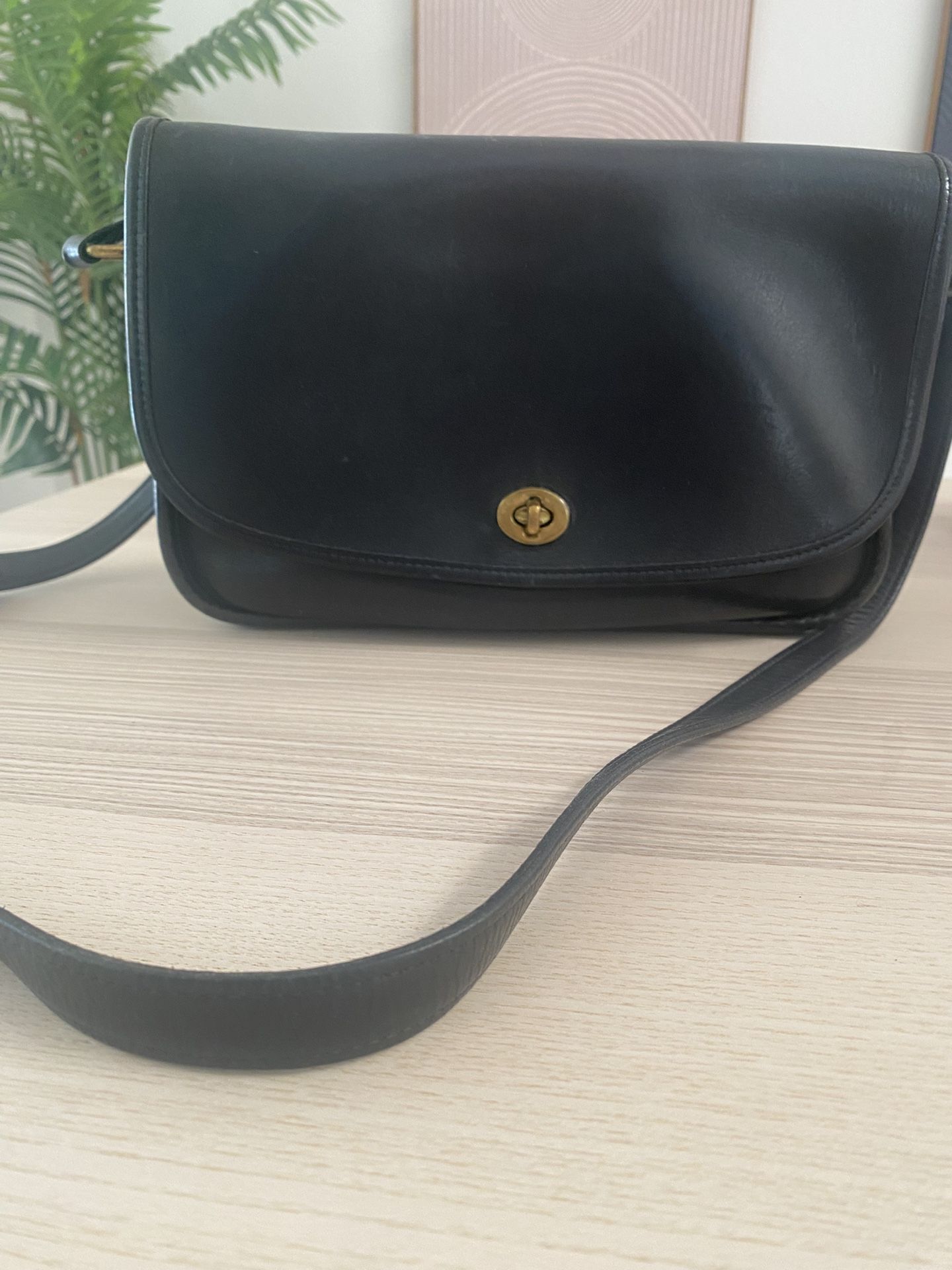 Vintage Coach City Purse (Black)