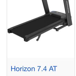 Horizon Treadmill  Impecable Piece.  Great, And No Noise