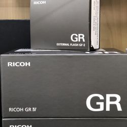 Ricoh GR IV