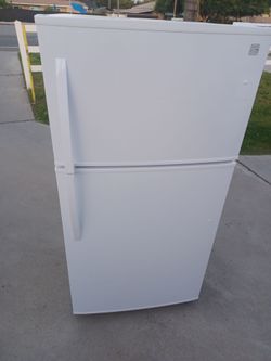Refrigerator kenmore