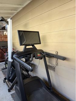 Aviron Victory Treadmill