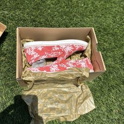 Uggs (7.5 Women’s)