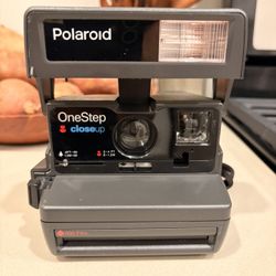Polaroid OneStep Close Up Camera 