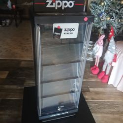 Spinning  Zippo Display Case Witb 5 Keys