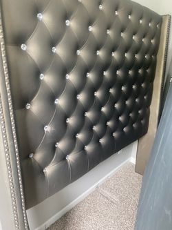 Queen Frame,  2 dressers