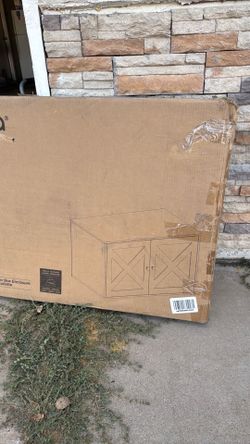 Cat box enclosure