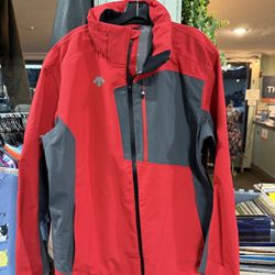 Descente Insulated Men’s Ski Jacket Size  XL