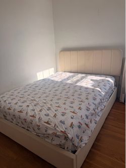 Full bed with drawers