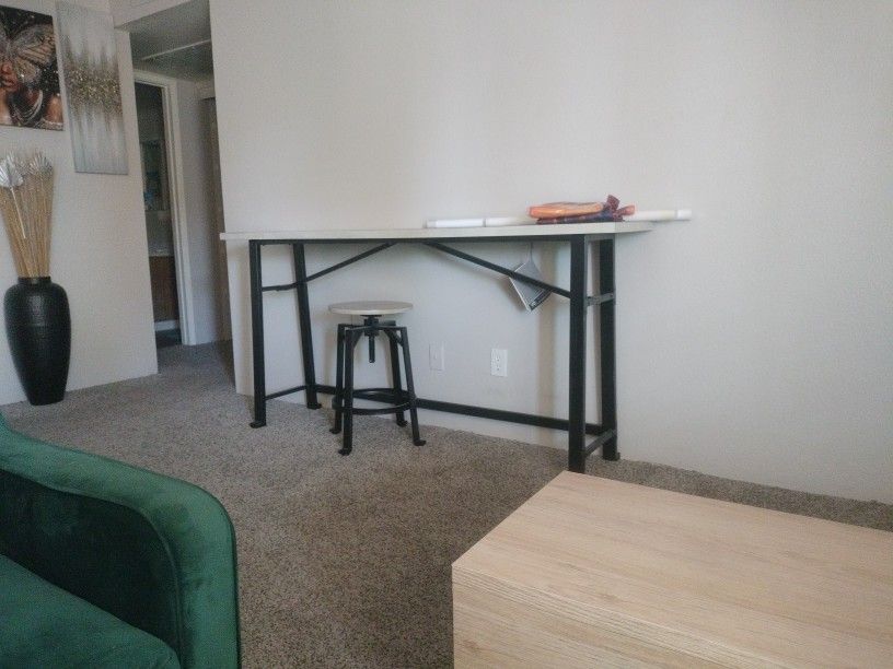 Bar And 2 Stools