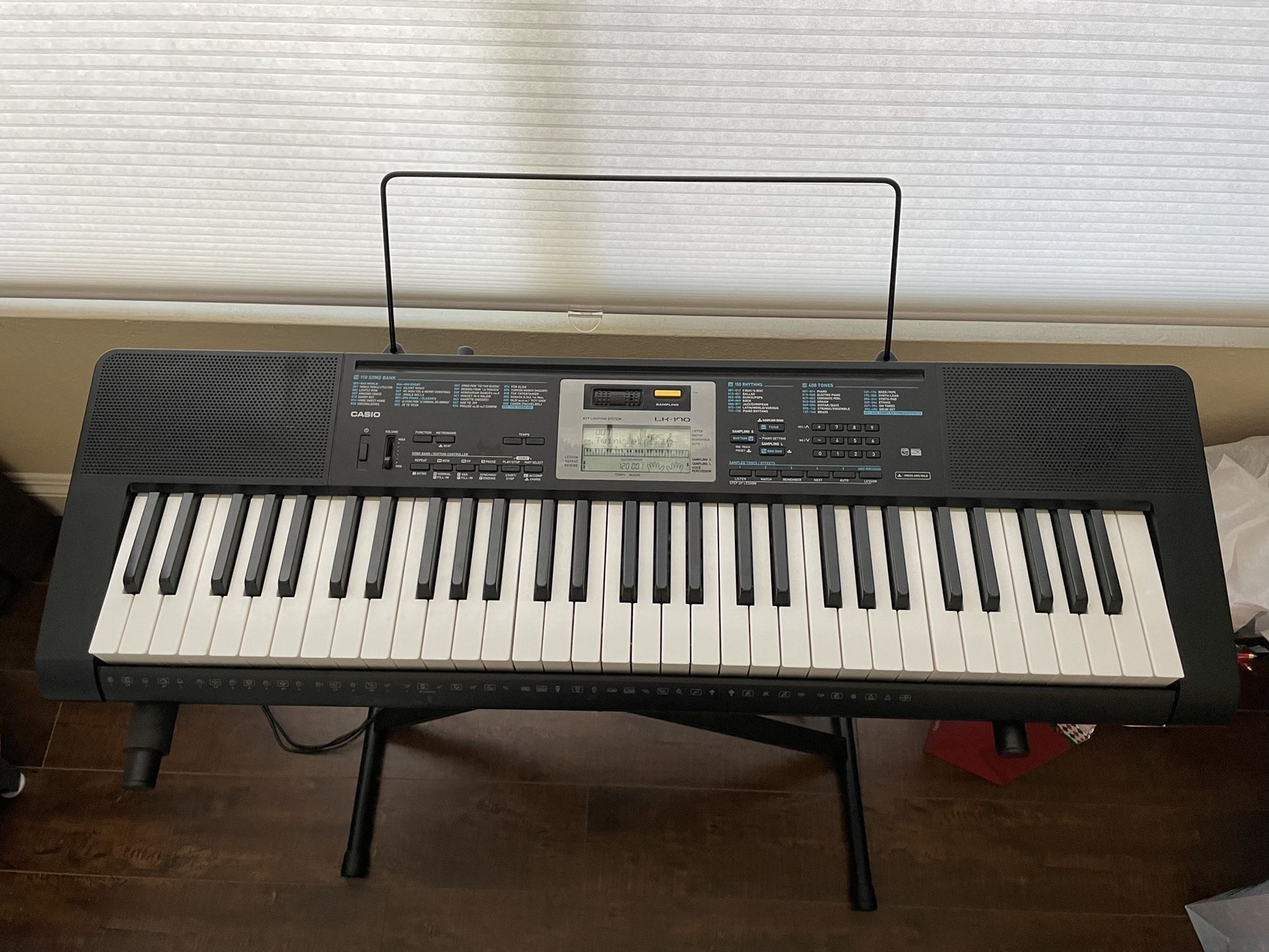 Casio LK 170 Electronic Keyboard
