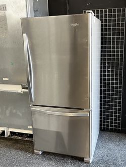 Whirlpool 30” Bottom Freezer Refrigerator Apt Size 