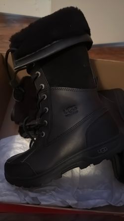 Uggs Girls Snow Boots Size 2 