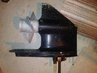 Mercury lower unit / early model 65 h.p.