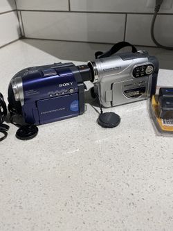 Vintage 2000s camcorders bundle for parts 