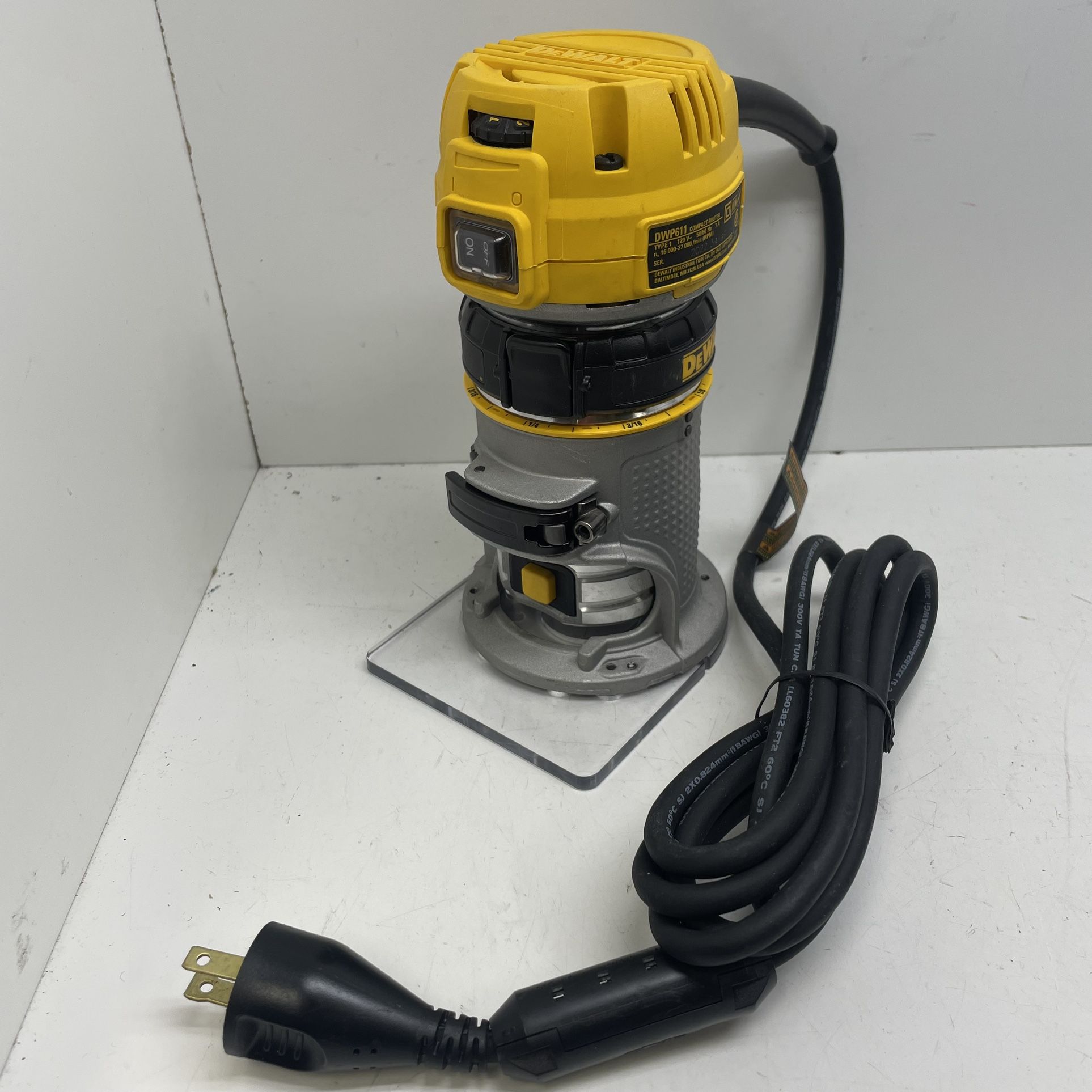 Dewalt Compact Router 205411/14