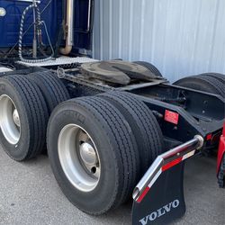 Volvo, Freightliner, Kenworth, Peterbilt 