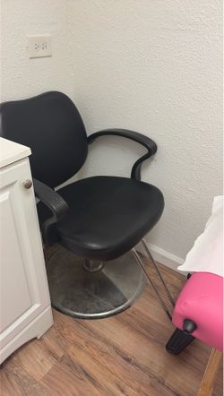 Professional Salon/Waxing Table + Styling Chair – Great Condition