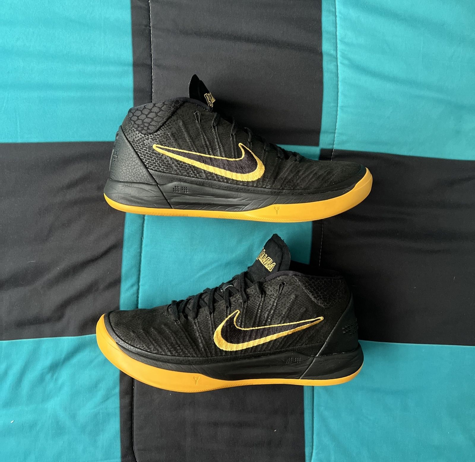 Men’s Nike Kobes Size 9.5