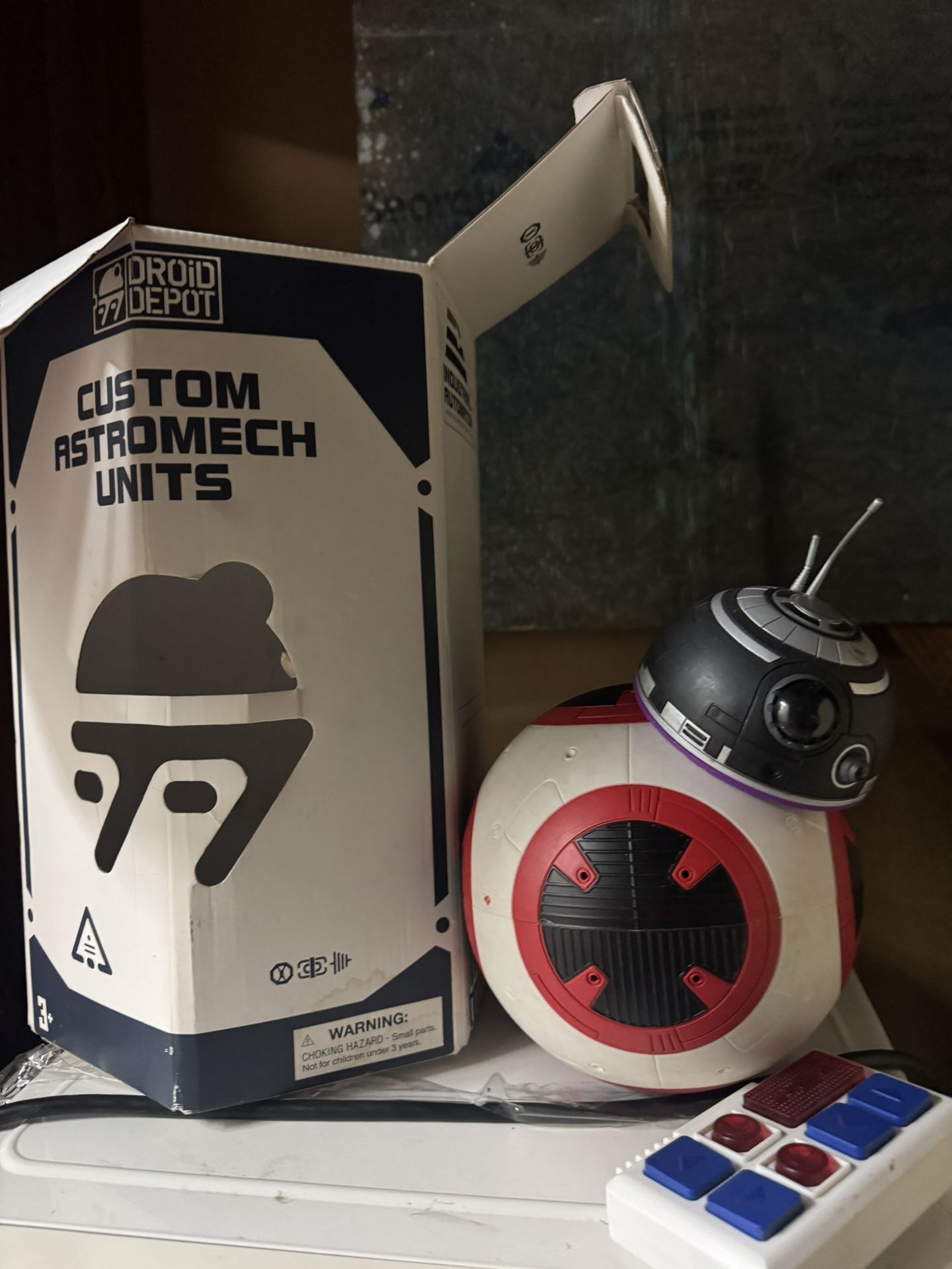 Custom Astromech droid RC from Disneyland Star Wars galaxy edge 100$ Or Best Offer