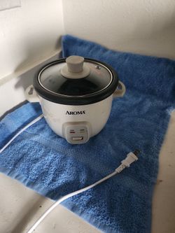 Aroma Rice Cooker with Glass Lid