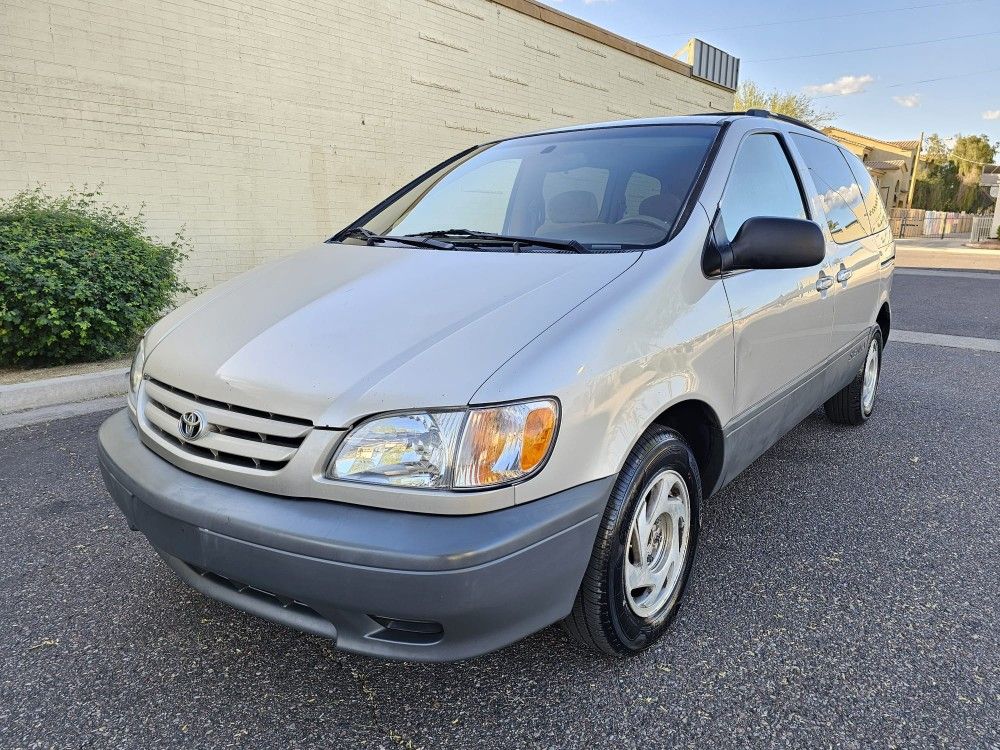2001 TOYOTA.SIENNA LE ๐