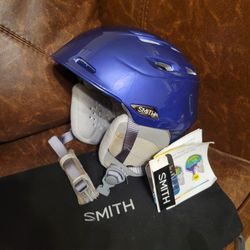 Smith Ski Helmet With Fabric Storage Bag. NEW. Size Small.