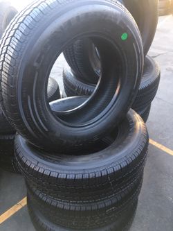 Set semi new Continental 235/70/16