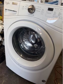 Whirlpool white front load gas dryer
