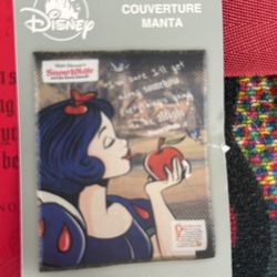 Disneyland Snow White 52x70 Throw New