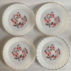Set Of 4 Vintage Termocrisa Milk Glass Plates With Scalloped Edges 