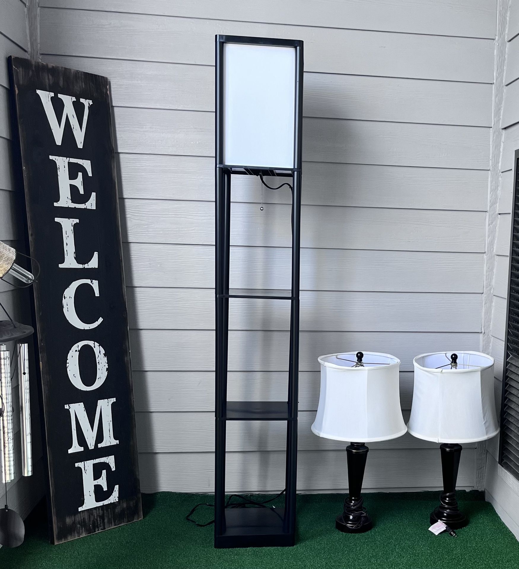 Hobby Lobby Welcome Sign/ 2 Lamps