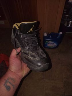 Jordan Retro 11 Lows Gold And Black