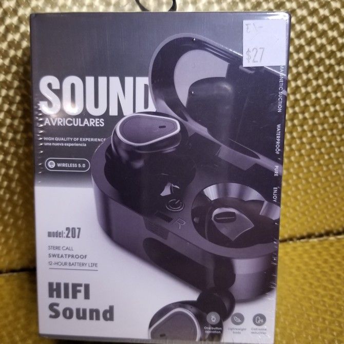 New Bluetooth/rechargeable/earpiece/ Headphones/earbuds/headset many styles available compatible with iPhone or android Bz9