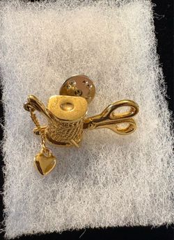 Vintage Gold Tone Sewing Lapel Pin – Spool, Scissors, and Heart Charm