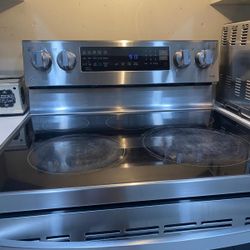 LG Stove With Airfryer 