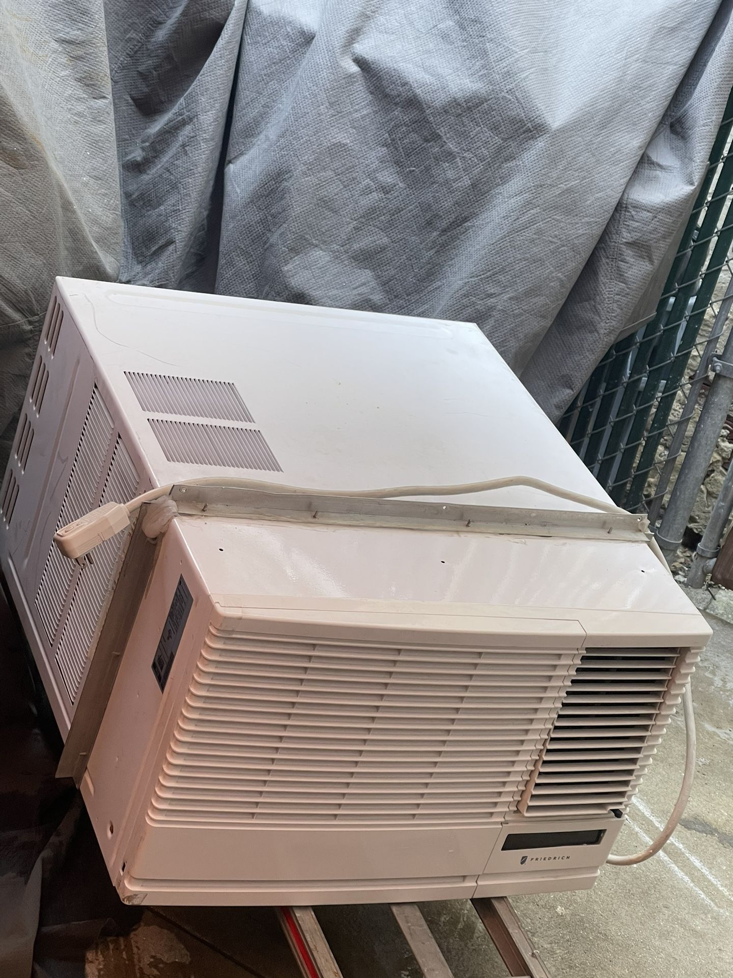Ac 24,000 BTU Air Conditioner