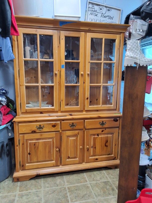 Chinera/ China Hutch