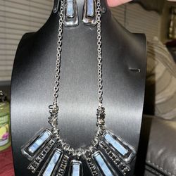 BRAND NEW - Stunning Light Grey/Gun Metal Set (heavy Piece)