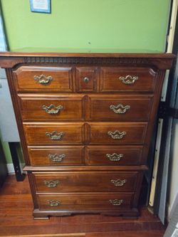 Traditional Wood Tall Chest Dresser – 6 Drawers