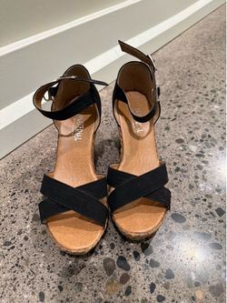 Black wedge sandals size 5