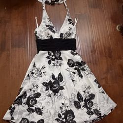 NWT WHBM Floral Halter Dress Fit Flare Lined Black White Size 6 