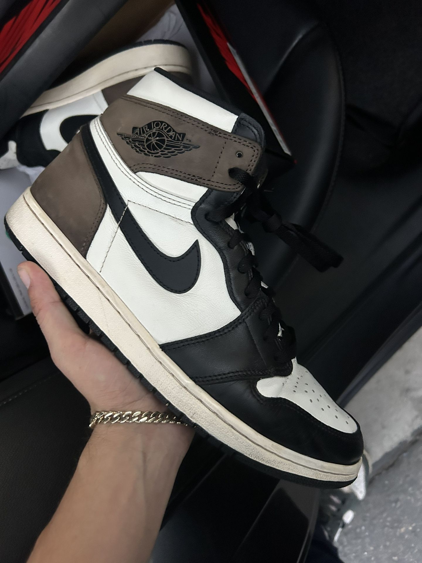 jordan 1 mocha 