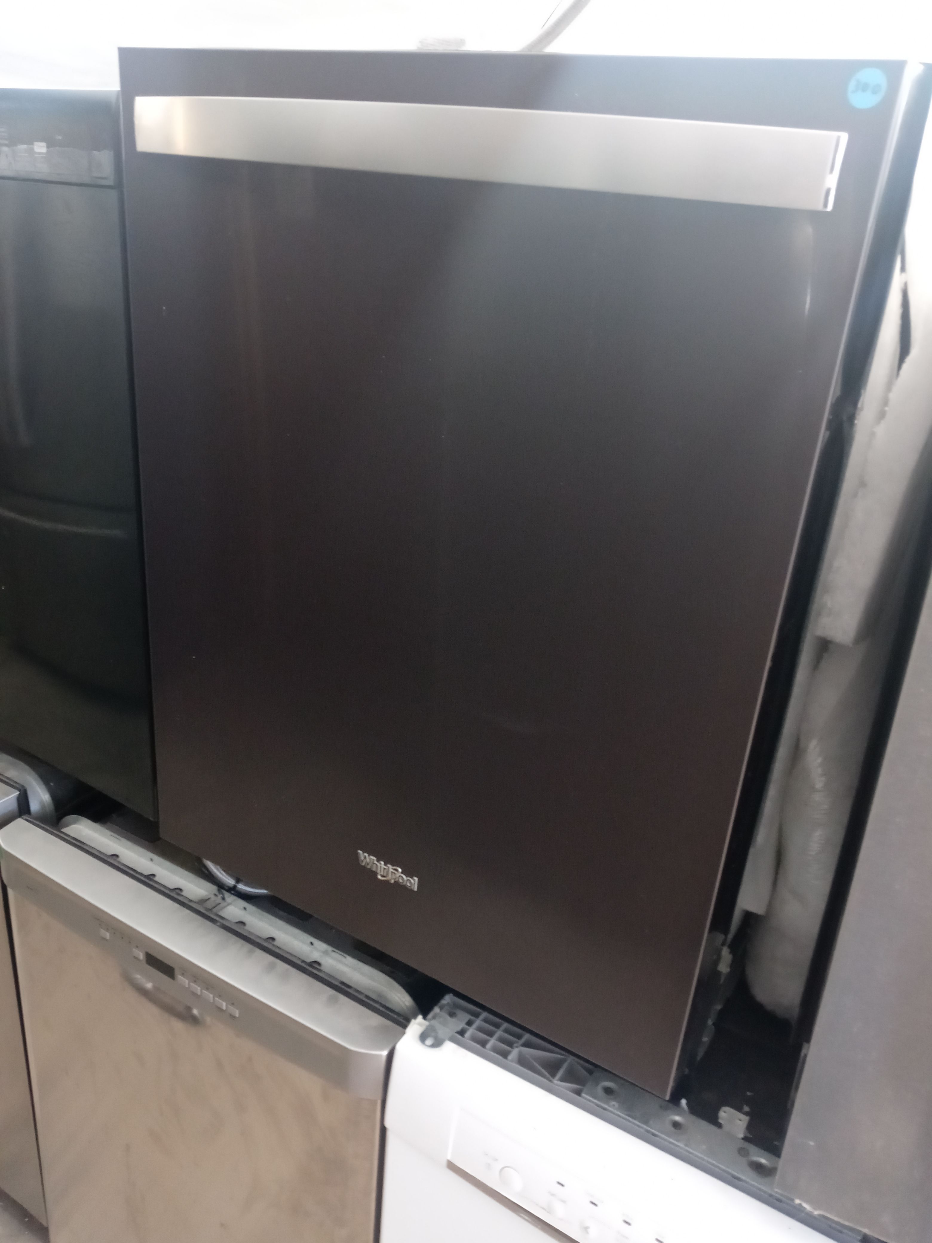 Whirlpool black stainless steel dishwasher with stainless tub - Free delivery