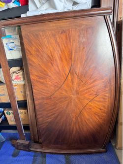 Queen Sleigh Bed