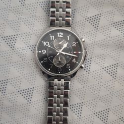  Tommy Hilfiger Dean men's stainless steel chronograph watch with a black dial