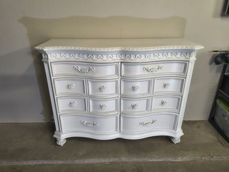 Disney Princess 8 drawer dresser