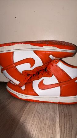 Size 9 men’s Syracuse dunks